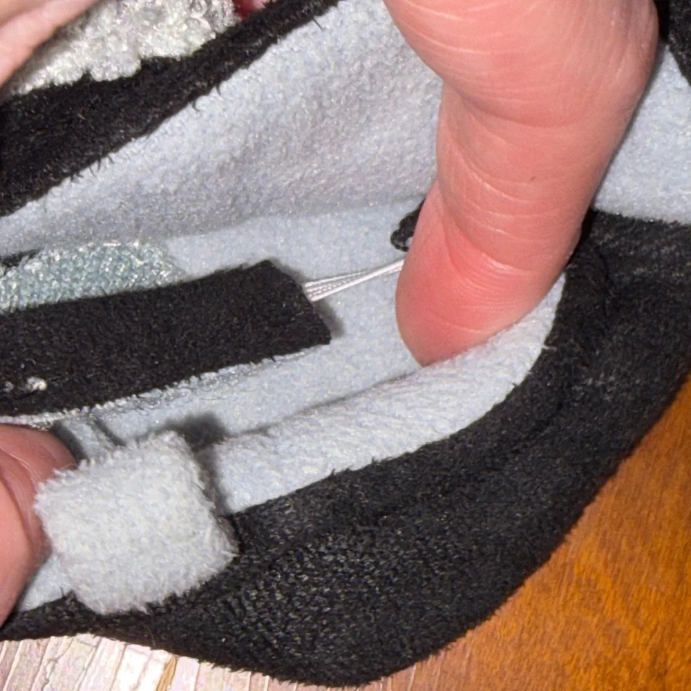 Myggpp Cozy Black and White Kids Slippers